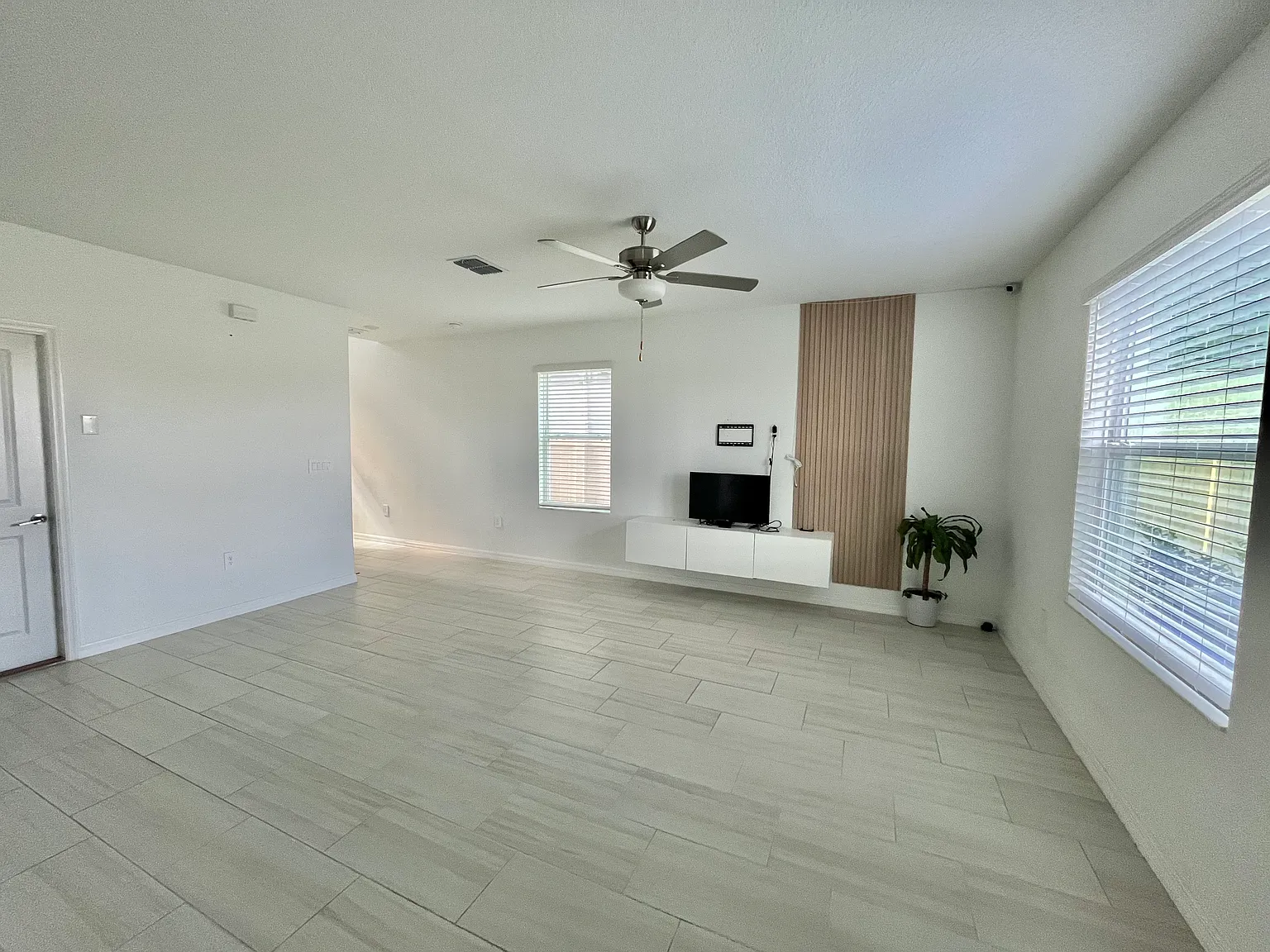 4 bed, 2.5 bath, 1870 sqft, $2,700 — Photo 4