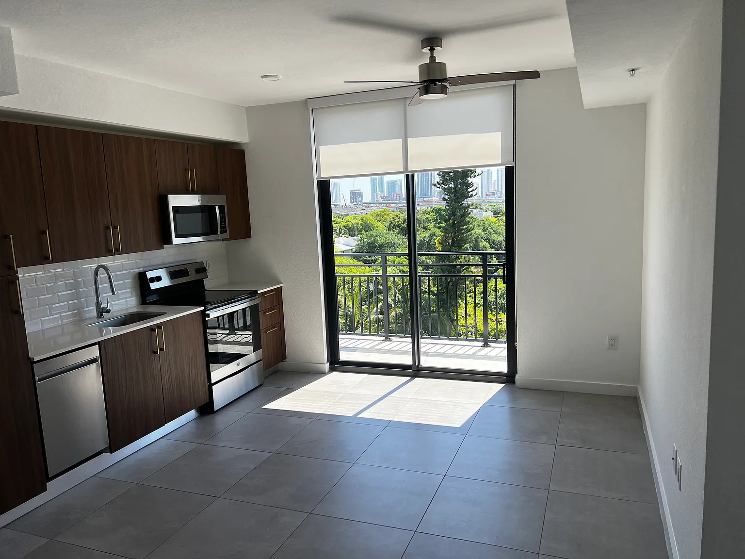 Studio, 480 sqft, $1,780 — Photo 2