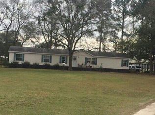 821 Old River Rd, Uvalda, GA 30473