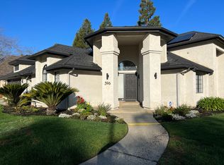 396 E Pelican Ct, Fresno, CA 93730