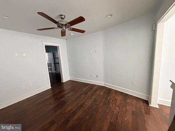 3rd image of 6250 Erdrick St #1