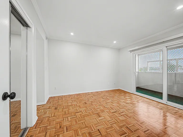6342 Morse Ave #309 — Photo 24