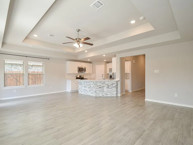 815 Easy St — Photo 26