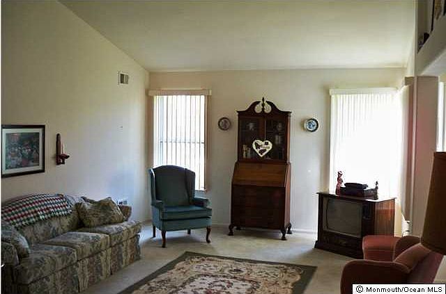 2nd image of 1156 Thornbury Lane #B