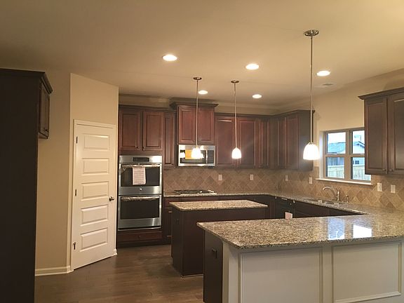 5th image of 1301 Heartwood Ave