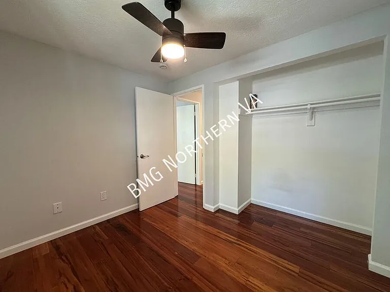 379 W Broad St — Photo 22