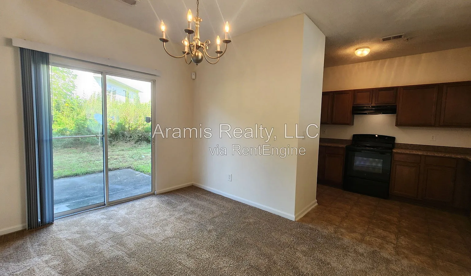 3 bed, 2.5 bath, 1440 sqft, $1,495 — Photo 2