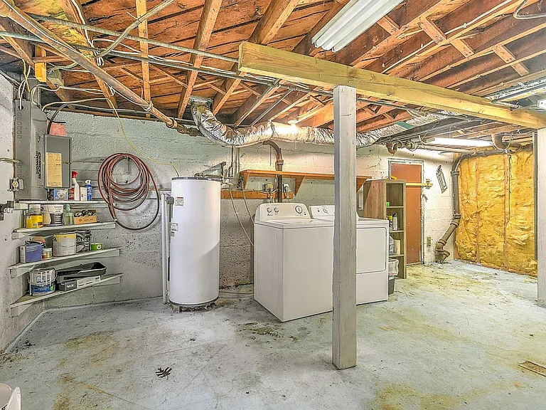 2913 Ashley St — Photo 14