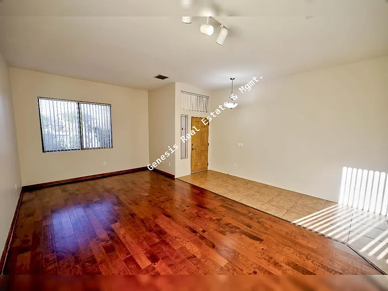 770 W Grantham St — Photo 14