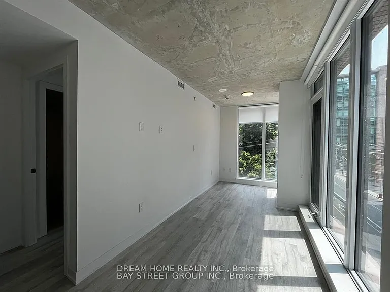 2 Augusta Ave #305 — Photo 6
