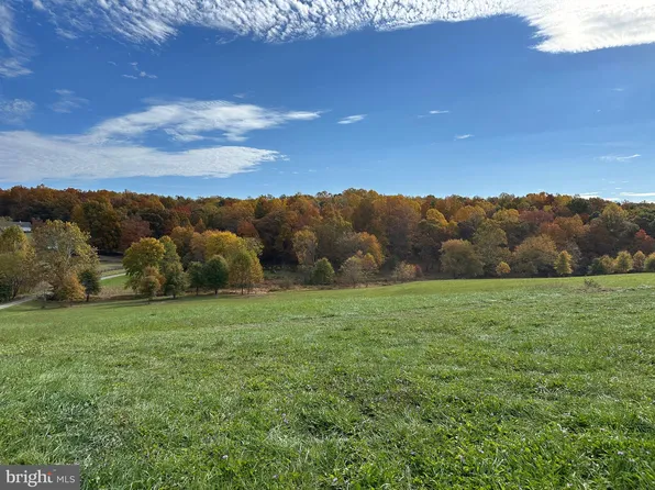 Grove Ln, Marshall, VA 20115