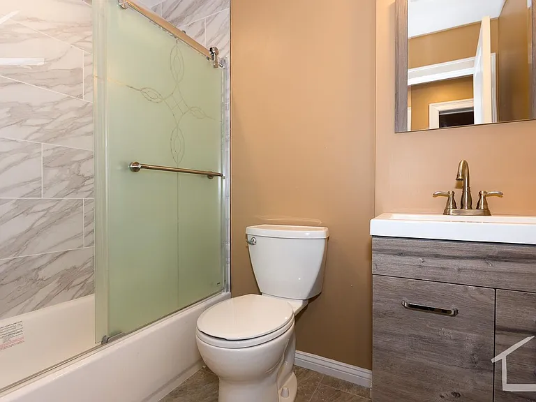 32 Linden St #1E — Photo 2