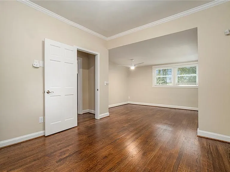 2378 Glenwood Dr NE — Photo 16