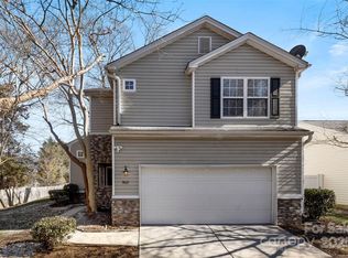 9112 Meadowmont View Dr, Charlotte, NC 28269