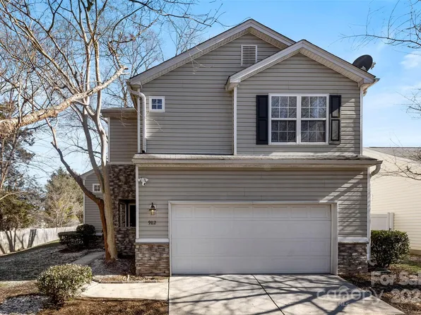 9112 Meadowmont View Dr, Charlotte, NC 28269