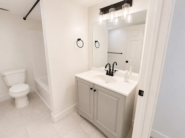 1823 E Stratford Ave — Photo 30
