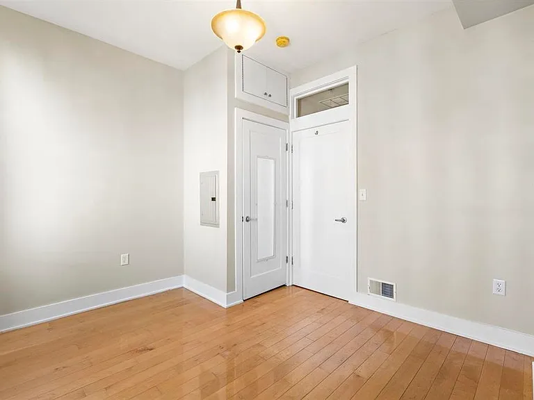 322 Grand St #3R — Photo 5