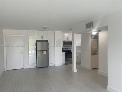 110 Fontainebleau Blvd APT 201, Miami, FL, 33172