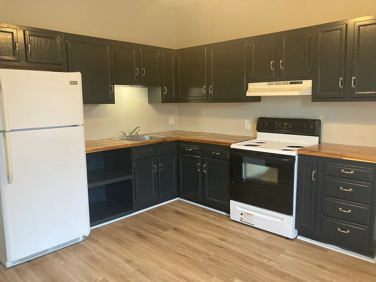 Kitchen - 811 Market St #1
