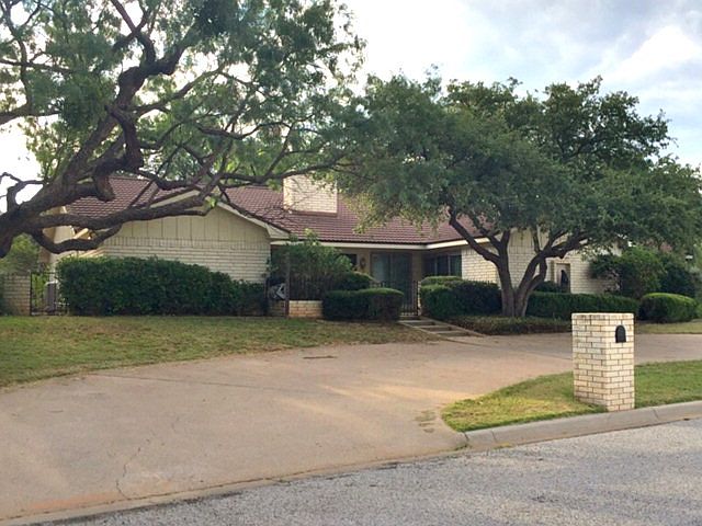 1st image of 1 Lakewood Dr