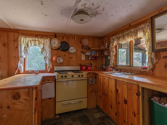 2nd image of 418 Hall Road