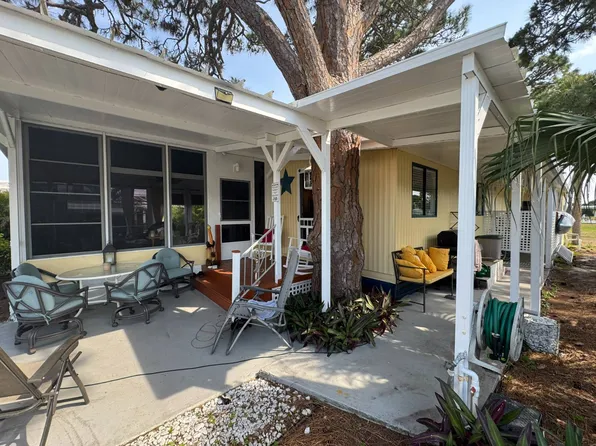 330 S Erie Dr, Fort Pierce, FL 34946