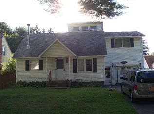 107 Coolidge Rd, Syracuse, NY 13212