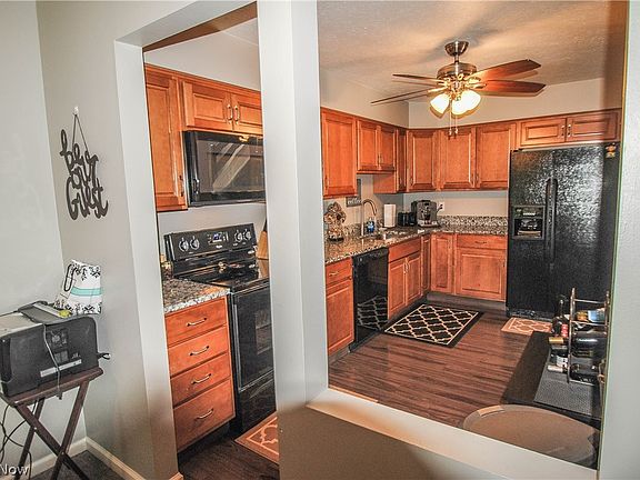 5th image of 7537 Creekwood Ct #16C