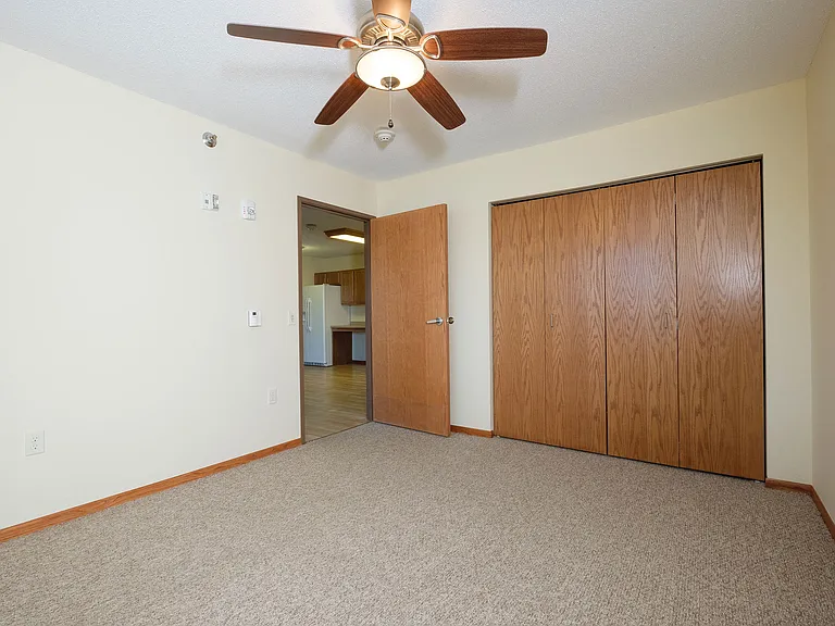 Fargo, ND Crossroads Apartments | Bedroom