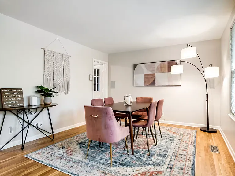 302 Lynn Dr — Photo 8