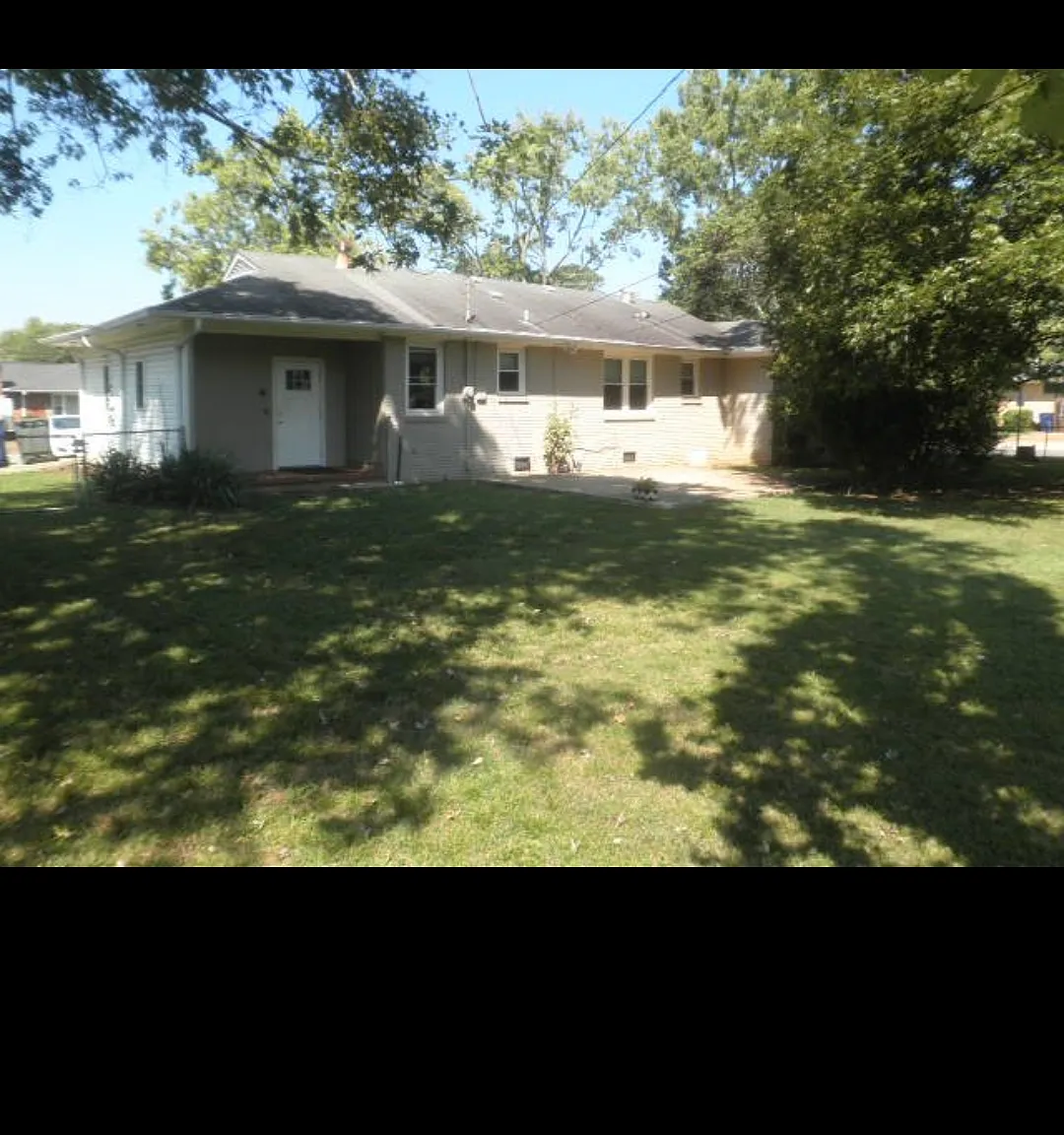 3 bed, 1575 sqft, $1,800 — Photo 2