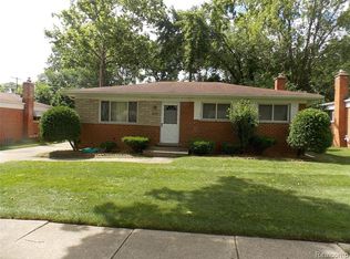 30045 Fairfax St, Livonia, MI 48152