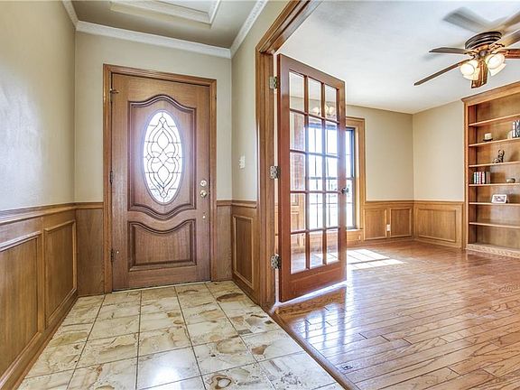 3rd image of 2701 Mollimar Dr