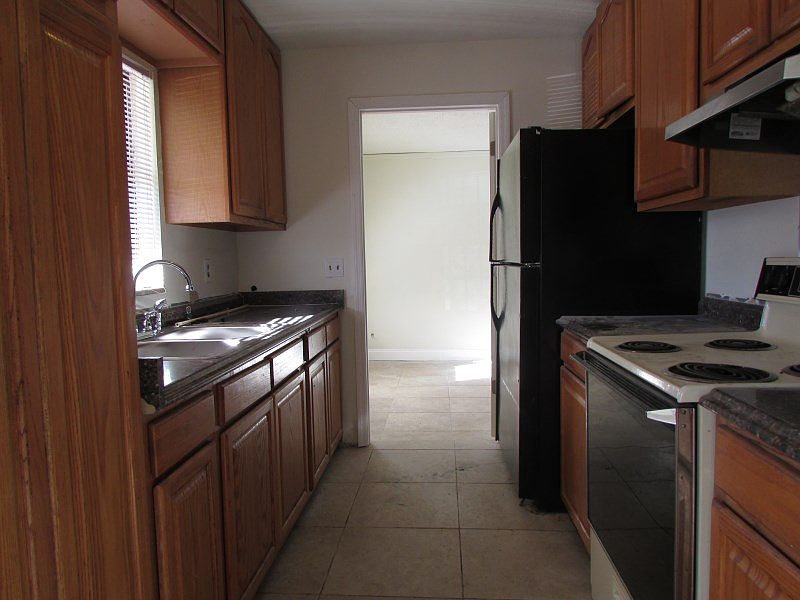 2nd image of 1604 Deauville Dr