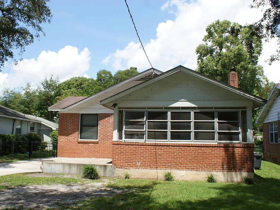 1st image of 8010 Oakwood St