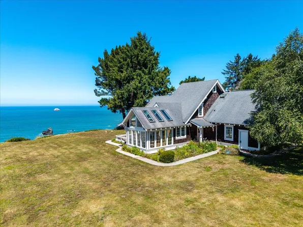 207 Belvedere Ln, Trinidad, CA 95570