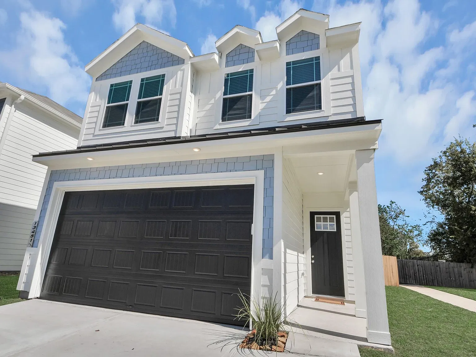 4 bed, 2.5 bath, 1802 sqft, $2,400 — Photo 2