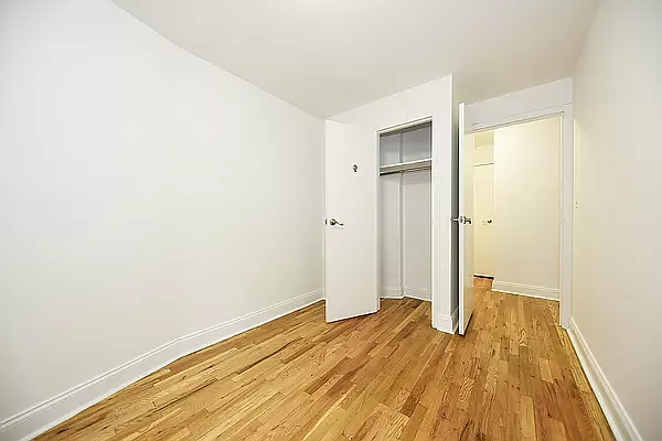 Rented by Buchbinder & Warren | media 22