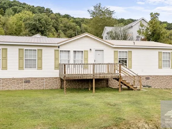 105 Montgomery St, Bluefield, VA 24605
