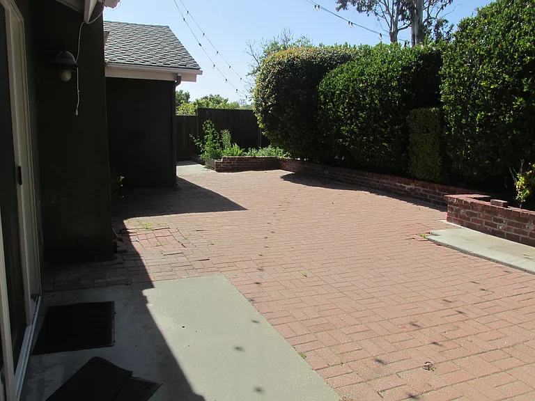 414 Woodbridge St — Photo 42