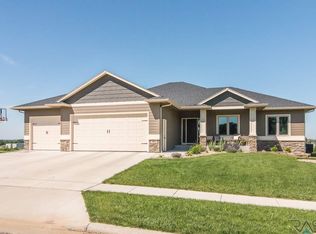 701 S 5th Ave, Brandon, SD 57005