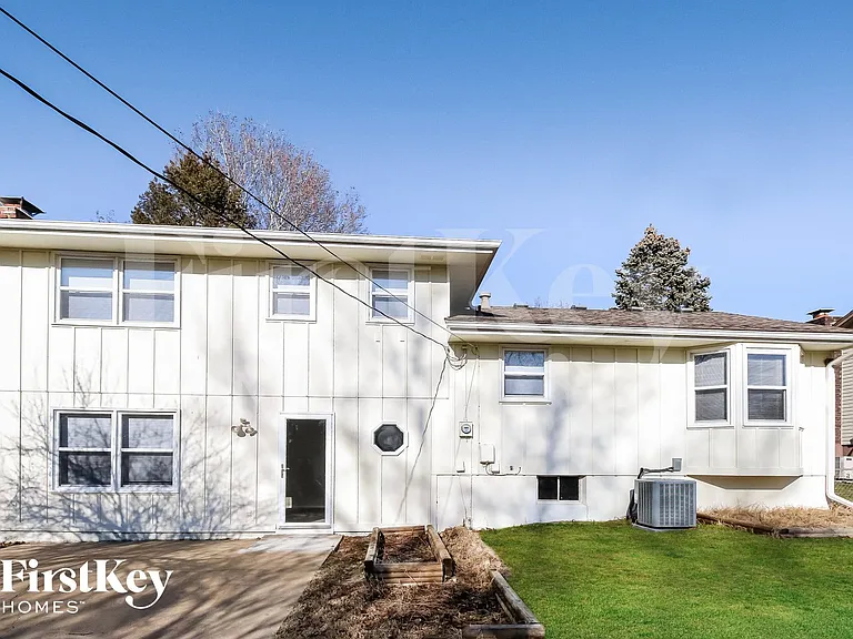 525 Sunset Ln — Photo 14