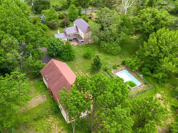 345 Park Ave, Chalfont, PA 18914