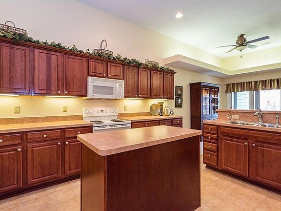 2nd image of 4684 Elysian Way #0