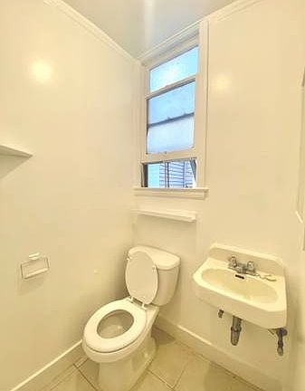 5th image of 2146 Van Ness Ave #A