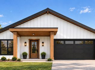 5575 W Lake Rd, Hart, MI 49420