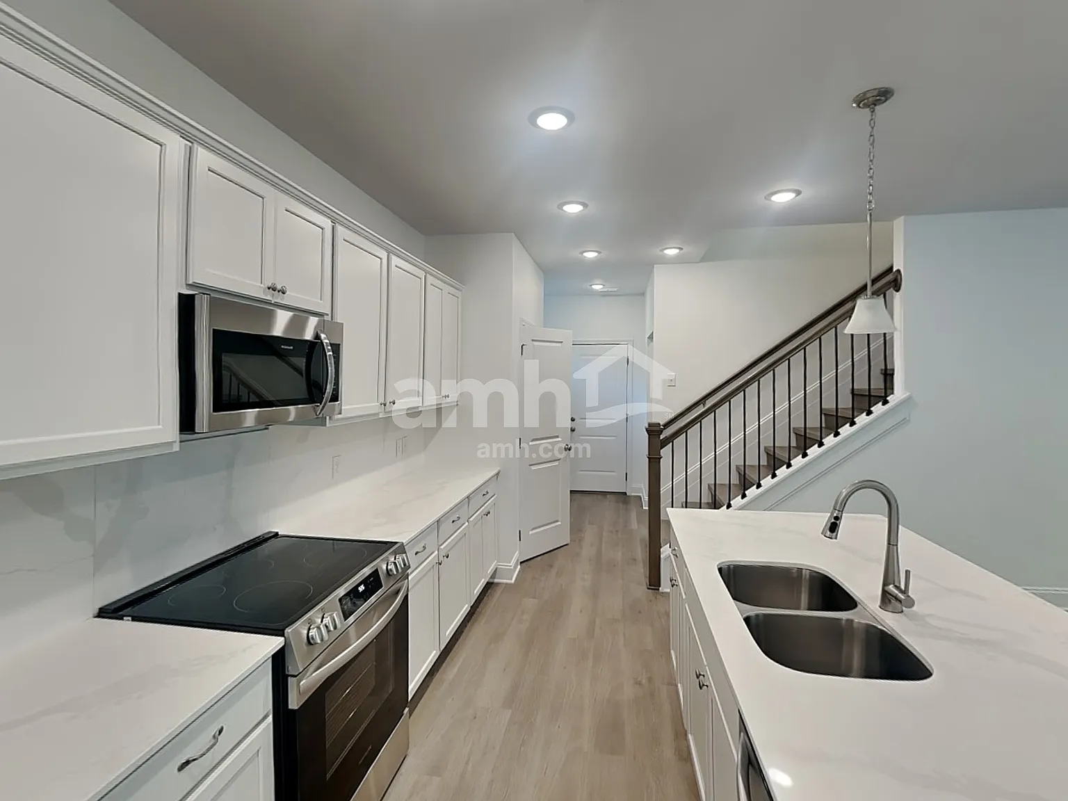 5 bed, 3.0 bath, 2513 sqft, $3,080 — Photo 3
