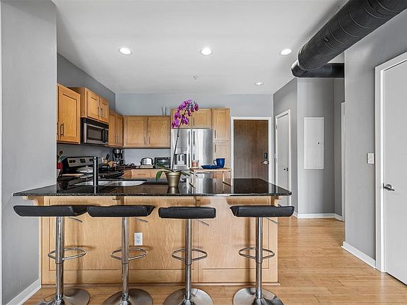 4th image of 1 NE 2nd St APT 319