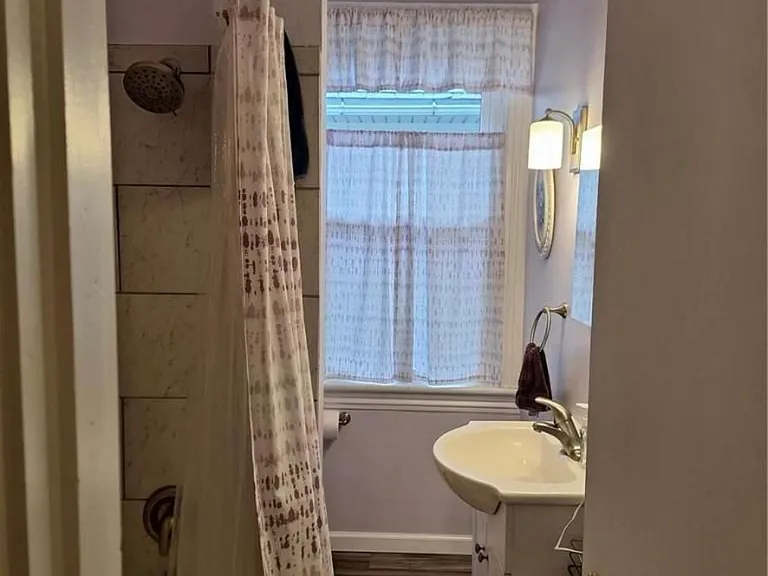 1114 Linden St — Photo 7