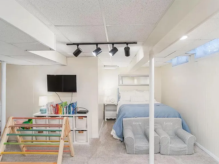 3255 Bolgos Cir — Photo 16